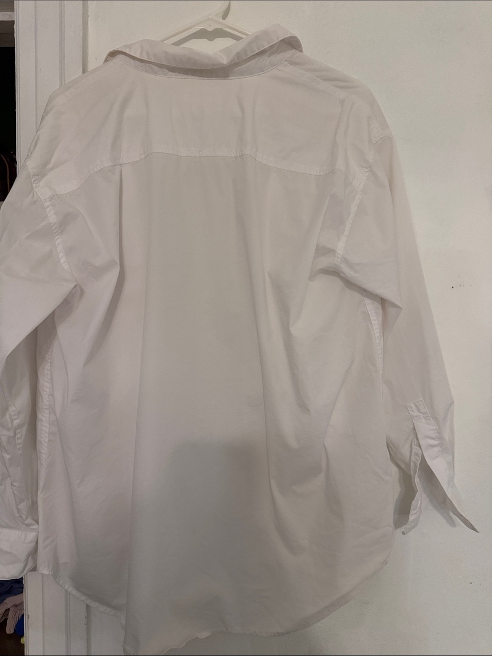 Summersalt Women’s Classic White Button-Up Shirt - Picture 3 of 3